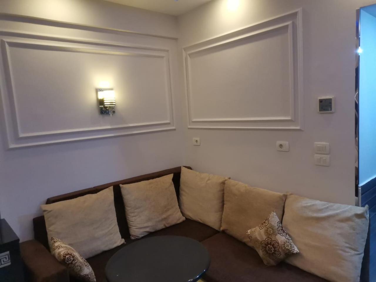 Cecelia Hotel