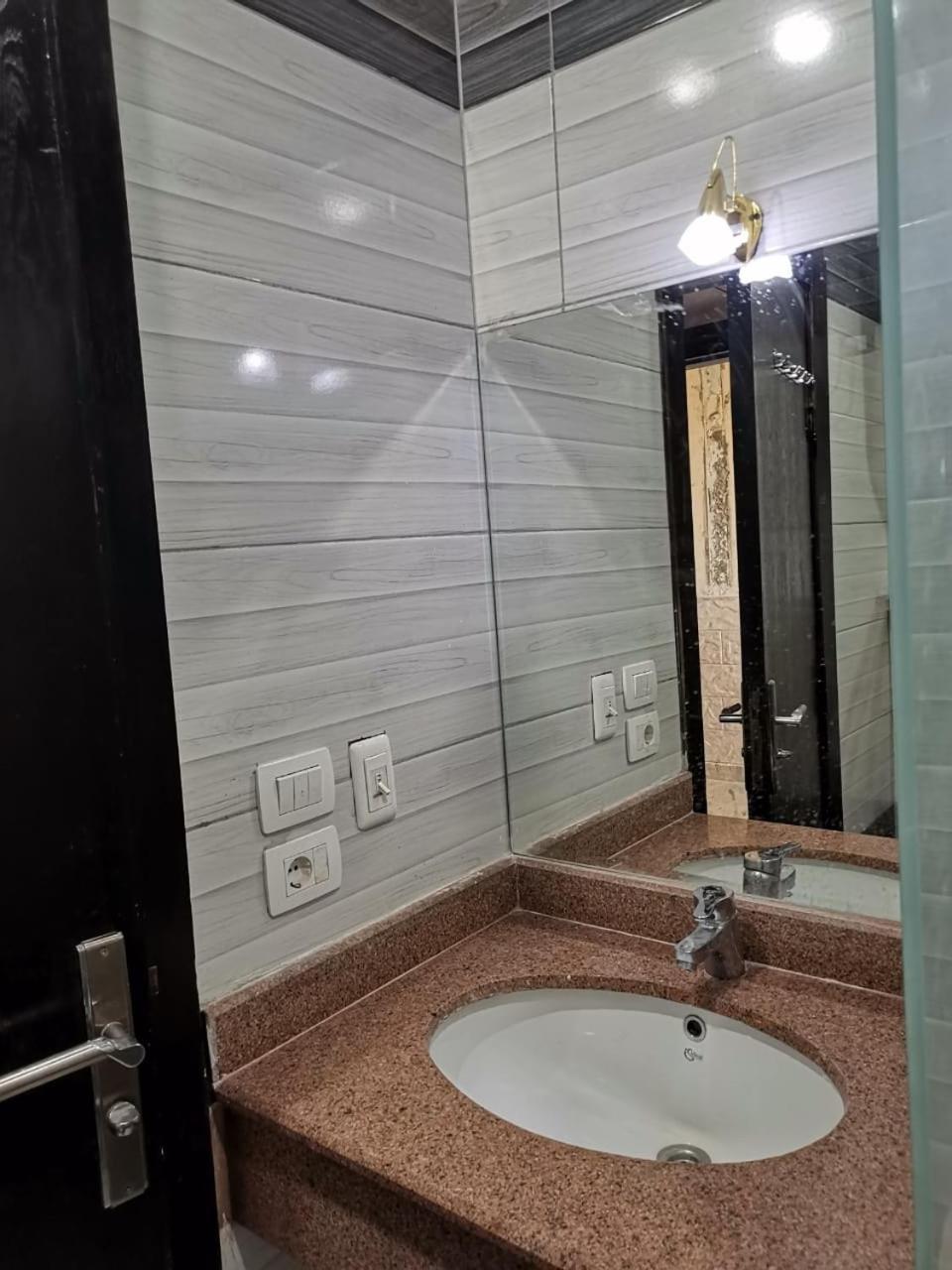 Hotel Cecelia
